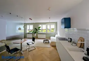 Mieszkanie na parterze blisko lotniska i pociągu - Image 1