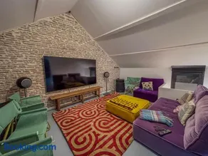 Charmante maison de ville avec vue sur le donjon avec wifi et jardin - Image 3