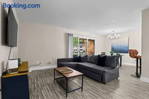 The Ultimate Rochester Getaway Cozy & Inviting - Image 3