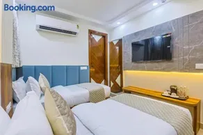 Hotel Twinkle Suites Delhi - Image 2