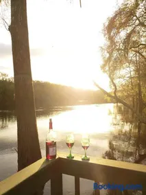 MARGARITAVILLE ON THE SUWANNEE RIVER - Image 4