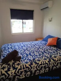 Sea View Villa. 2 bedroom. Sleeps 4. Free WIFI - Image 4