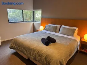 Resort Living with Pool, Golf, Bar and Dining - Image 3
