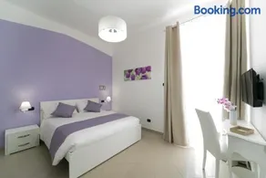 Suite & Luxury Rooms Palazzo Diomede Carafa - Image 2