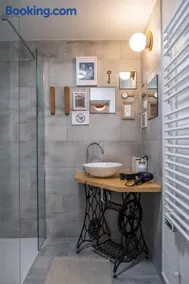 Garage Apartments - Image 3