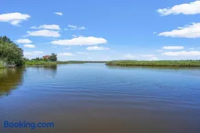Hosta Cottage - Beautiful, Waterfront, Luxury - Image 1
