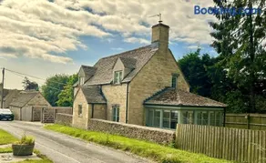 Holly Cottage - Image 1