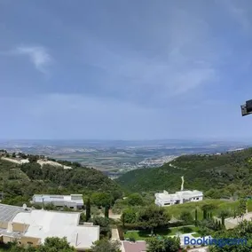 Large Vacation Apartment With A Stunning View In Isfiya, Mount Carmel - דירת נופש עם נוף מדהים בעספיא - Image 1