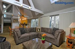 Rustic 3 bedroom home Moose Lodge - Image 1