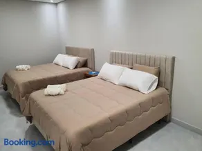 Casa Ampla com Piscina em Foz | 4 Suítes + Área Gourmet - Image 4