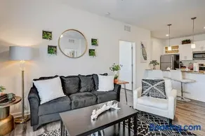 Lake View 2BR 2BA Suite Nr DWTN & NAS w POOL & Gym - Image 1