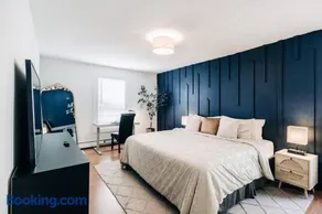 Bright, chic & spacious in the heart of St. Paul by Summit-University with porch and swing chairs - Image 4