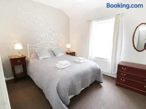 Cosy Snowdonia cottage, 3 bedrooms, near zip world and Snowdon - Image 2