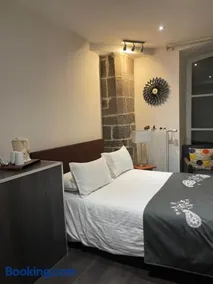 appartement dans maison du XVIᵉ siècle, a Clermont Ferrand petit déjeuner et ménage inclus - Image 5