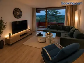 Taunusblick Spa Residence I Panorama Sky Balkon & Pool - Image 1