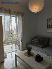 Sunny Beachfront Apartment - Image 2