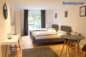 Moderne 1-Zimmer Wohnung mit Terasse, Küche, Bad mit Dusche, TV & WIFI - Image 1