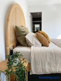 Stylish cape beach house - Image 3