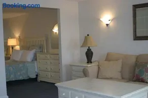 Spacious riverfront with balcony Sheepscot Harbour Vacation Cub Studio #211 - Image 3