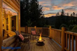 Bearfoot Chalet 3 Bedroom Home by NW Comfy Cabins - Image 2