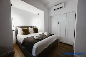 Port View Suites - Image 3