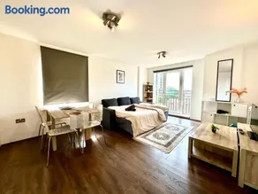 Stay in Stratford - Image 4