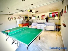 Green Bay Packer Game House or Resch Expo less than 1 mile from Lambeau Field - Image 1