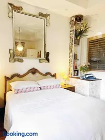 One Fabulous Room Brunswick Heads - Image 1