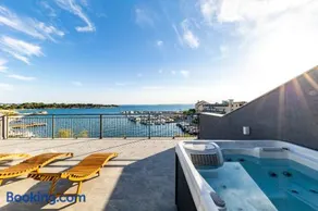 Sunrise, beautiful penthouse with jacuzzi - Image 1