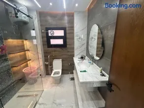 شقة 200 متر جديدة بالكامل للايجار في الحى التاسع مدينة العبور القاهرة - Image 4