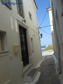 Mansion at Chora in Andros - Image 2