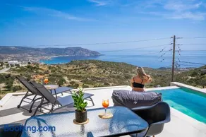 Lithos Luxury Pool Villa - Image 4