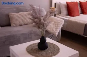 Lyra Apartment - Image 2