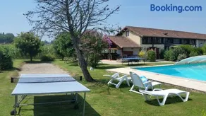 Gite 4 is a 3 bedroom Gite set in a pretty garden with a shared Swimming Pool - Image 3