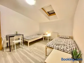 Center Station ROOMS - Image 2