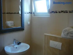 Apartments Holiday - Image 3