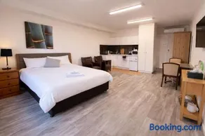 Box Hill Studio Apartment 2 - Image 3