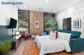 LUXE Suite 2BR 2BA Steps from Superdome Hotel - Image 4