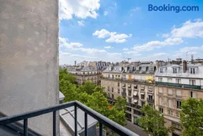 Sebastopol Chic Balcon & Parisian View - Image 2