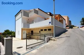 Apartment Wild Rose - Image 2