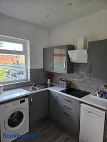 3 Bedroom house, close to woodland, chesterfield and peak District - Image 4