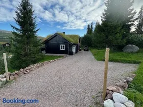 Cosy ski-in ski-out mountain cabin with sauna - Image 3