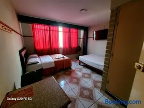 Las Estrellas Hostal - Image 1
