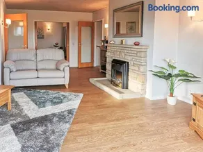 Paddock House - Image 4