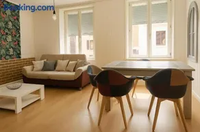Sezane - Image 1