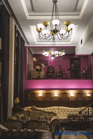 Retro Hotel - Image 3