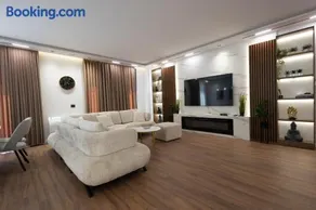 Aria Luxury Villa 1 - Image 2