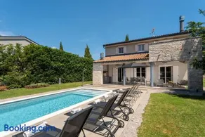 Istrian Villa Mia, Pool & Jacuzzi - Image 5