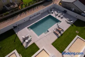 Venti apartments with swimming pool and private parking - Image 2