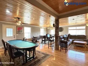 Cove Manor - Image 2